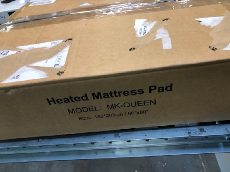 Photo 1 of Heated Mattress Pad Queen Size Electric Mattress Pads Electric Bed Warmer Fit up to 21" with 11 Heat Settings Dual Controller 9 Hours Auto Shut Off White Queen