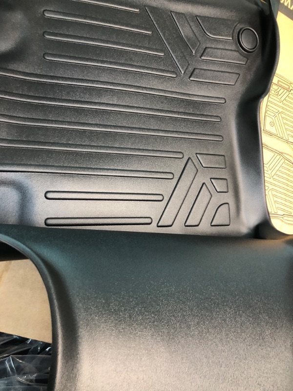 Photo 3 of MAXLINER Custom Floor Mats Set (Both Rows 1pc) Black Compatible with 2019-2022 Ram 2500/3500 Crew Cab with 1st / 2nd Row Bench Seat