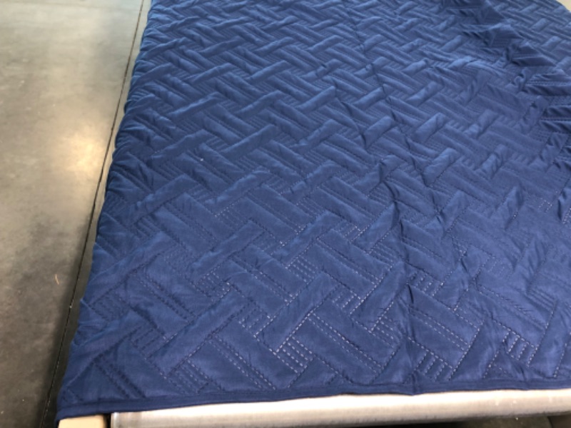 Photo 4 of Beeweed Quilt Set Queen Size 3 Pieces, Lightweight Microfiber Basket Pattern Bedspreads for All Season, Navy Blue Soft Summer Coverlet Set with Ultrasonic Quilting Technology (1 Quilt, 2 Pillow Shams) Basket Pattern Navy Blue Queen