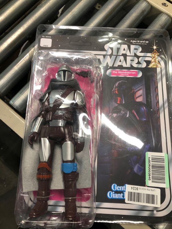 Photo 2 of DIAMOND SELECT TOYS Star Wars: The Mandalorian: Beskar Armor Jumbo Action Figure, Multicolor - NIP