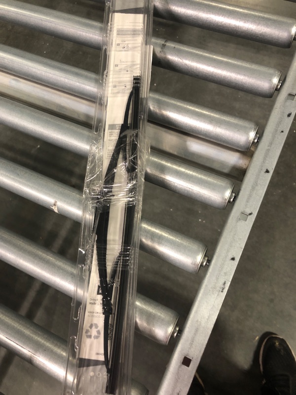 Photo 3 of ACDelco Silver Window Wiper Blade, 13"