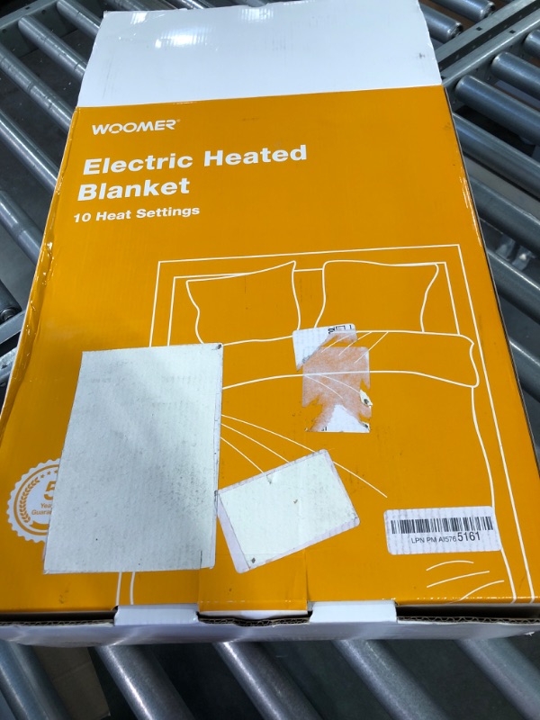 Photo 2 of WOOMER [5 Year Warranty] Heated Blanket Queen Size Electric Blanket 84"x 90", Soft Flannel Fast Heating, 10 Heating Levels & 0.5-12H Auto Off, Dual Control, Over-Heat Protection, ETL Certification Queen Size 84" × 90" White