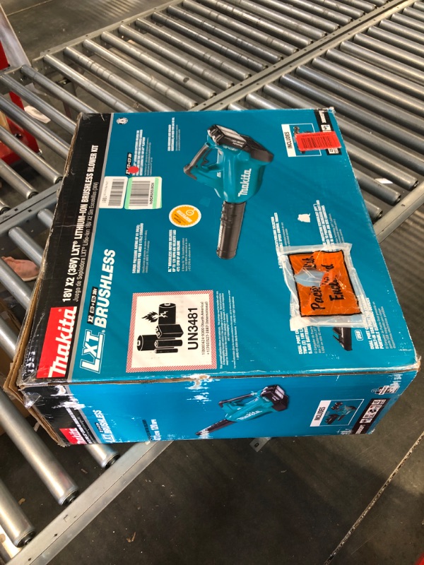 Photo 1 of Makita XBU02Z 36V (18V X2) LXT® Brushless Blower, Tool Only
