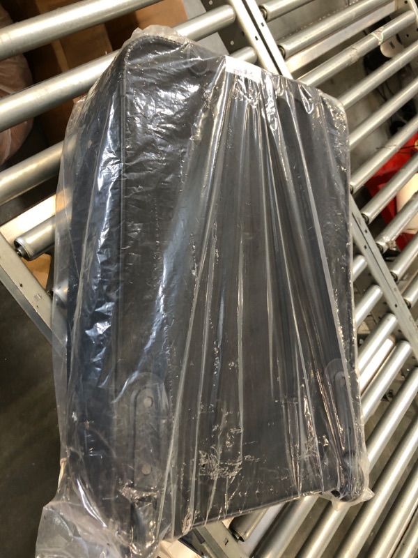 Photo 1 of American Tourister medium luggage 
