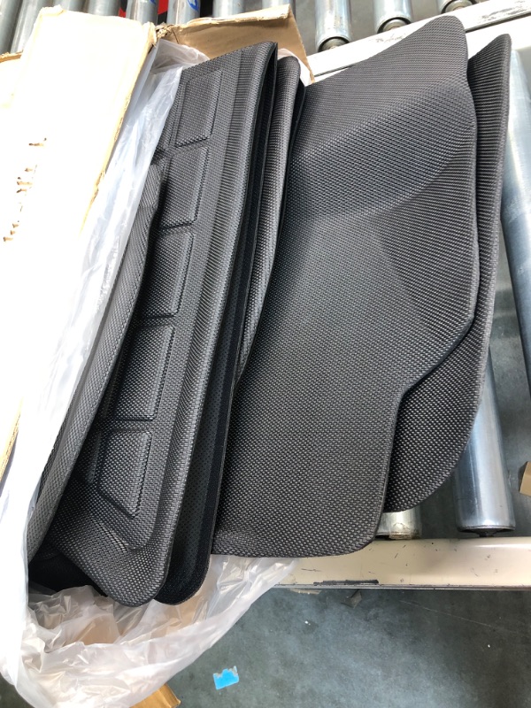 Photo 3 of DiffCar for Tesla Model Y Floor Mat 2023 2022 2021 2020 5 Seat All Weather Custom Fit Car Floor Mat Front Rear Trunk Liner Set 4 PCS Odorless Durable Waterproof Accessories Interior for Tesla Model Y Model Y Floor Mats 4 PCS