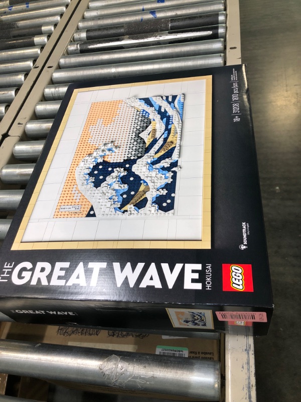 Photo 4 of LEGO Art Hokusai – The Great Wave 31208 Building Set for Adults (1,810 Pieces) Frustration-Free Packaging