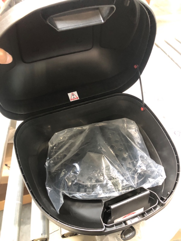 Photo 3 of GIVI E300NT2 30 liter Monolock top case