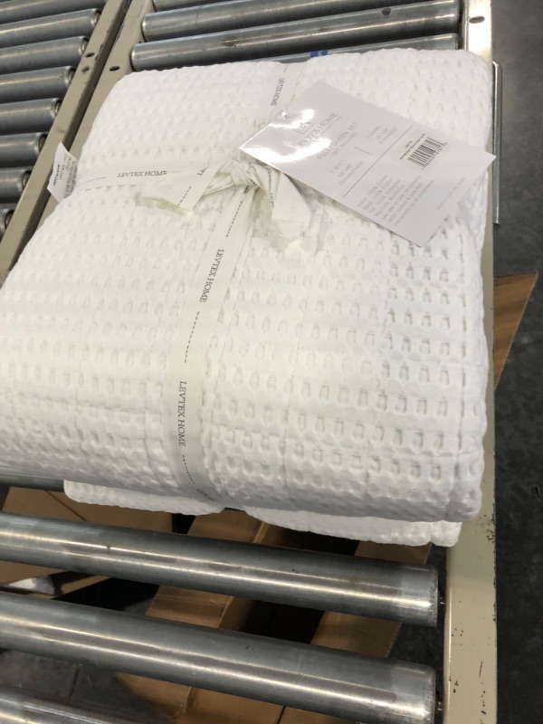 Photo 3 of Levtex Home - Mills Waffle - Full/Queen Quilt Set - Bright White Cotton Waffle - Quilt Size (88 x 92in.), Sham Size (26 x 20in.) Bright White Full/Queen Quilt