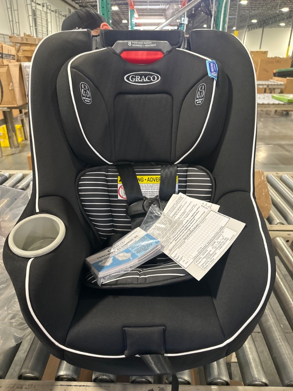 Photo 2 of Graco Admiral 65 Convertible Car Seat, Studio