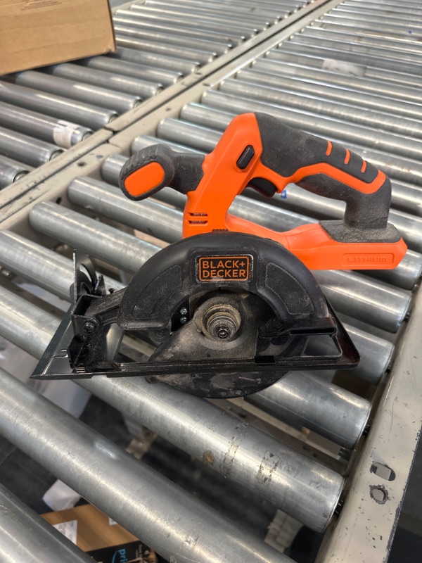 Photo 5 of BLACK+DECKER 20V MAX 5-1/2-Inch Cordless Circular Saw ()