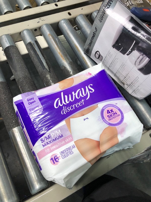 Photo 3 of Always Discreet for Sensitive Skin Maximum Plus Underwear White 16 Count (Pack of 1)