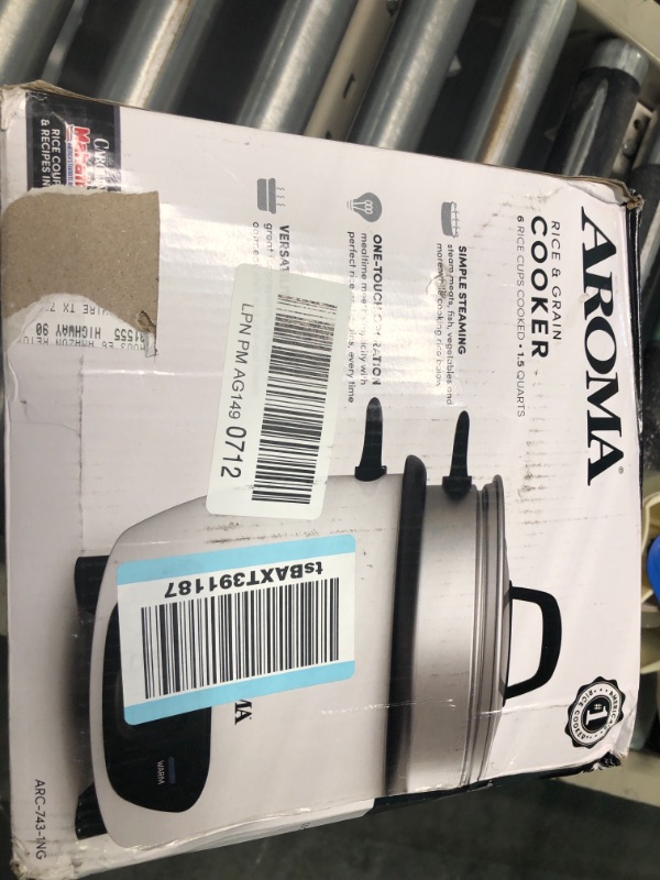 Photo 1 of Aroma - 6-Cup Rice Cooker - White
