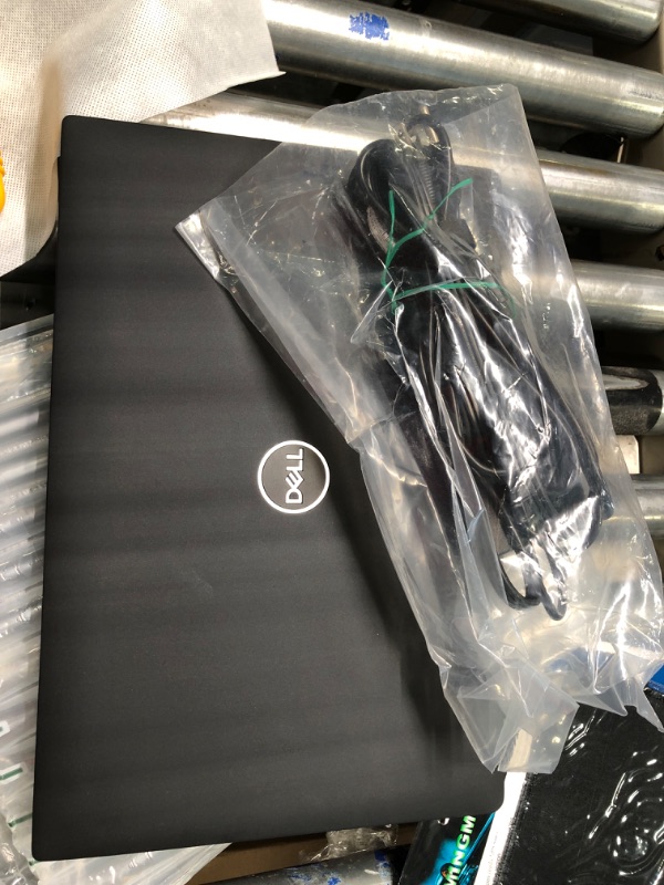 Photo 1 of Dell Latitude 7490 14 HD Anti-Glare, Intel Core i5-8350U, 16GB DDR4, 256GB Solid State Drive, Webcam, Bluetooth, Windows 10Pro 
