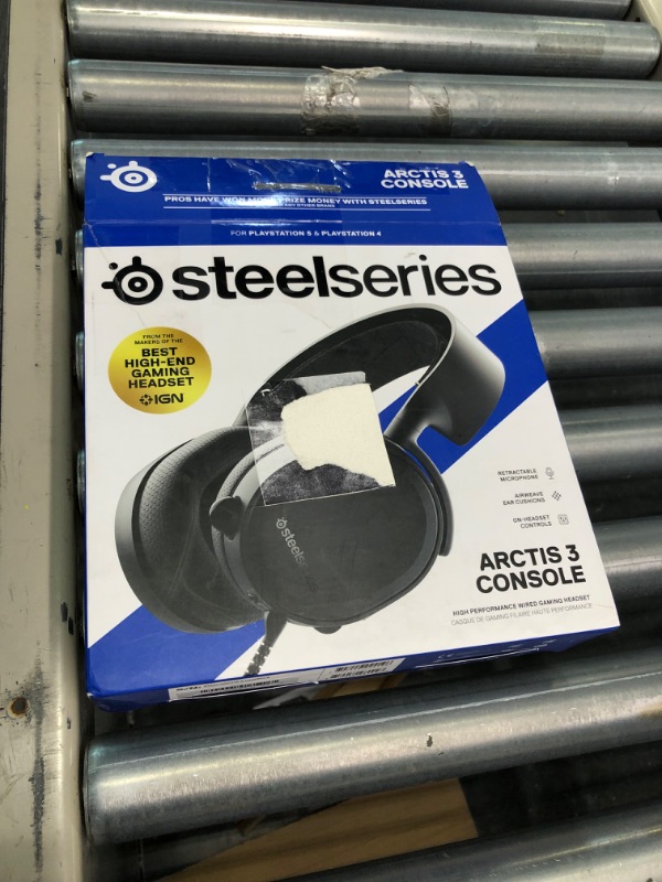 Photo 2 of SteelSeries Arctis 3 Console - Stereo Wired Gaming Headset for PlayStation 5 / 4, Xbox Series X|S, Nintendo Switch, VR, Android and iOS - Black Black Arctis 3 Console
3