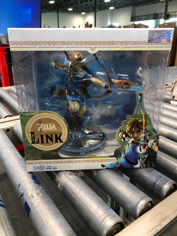 Photo 2 of First 4 Figures The Legend of Zelda: Breath of The Wild: Link Figure, Blue