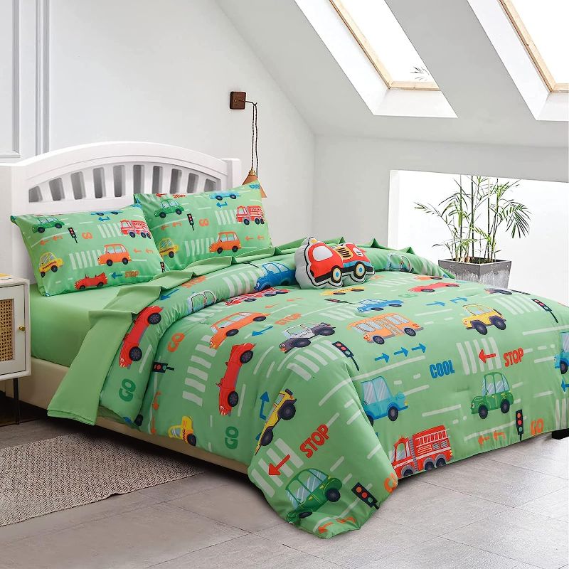 Photo 1 of A Nice Night Transport Vehicles Cars Pattern,Cute Cartoon Traffic Light Printed Comforter Set with 2 Pillowcases,for Boy or Children (Green,Twin 3Pcs) 64x82"