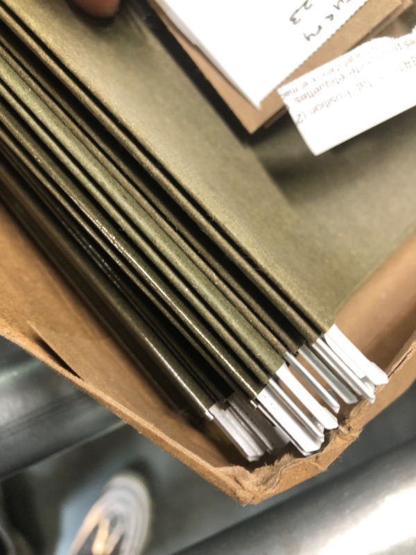 Photo 1 of Pendaflex Reinforced 2" Extra Capacity Hanging Folders 1/5 Tab Letter Green 25/Box