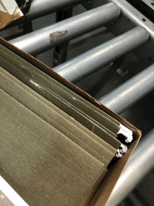 Photo 1 of Pendaflex Reinforced 2" Extra Capacity Hanging Folders 1/5 Tab Letter Green 25/Box