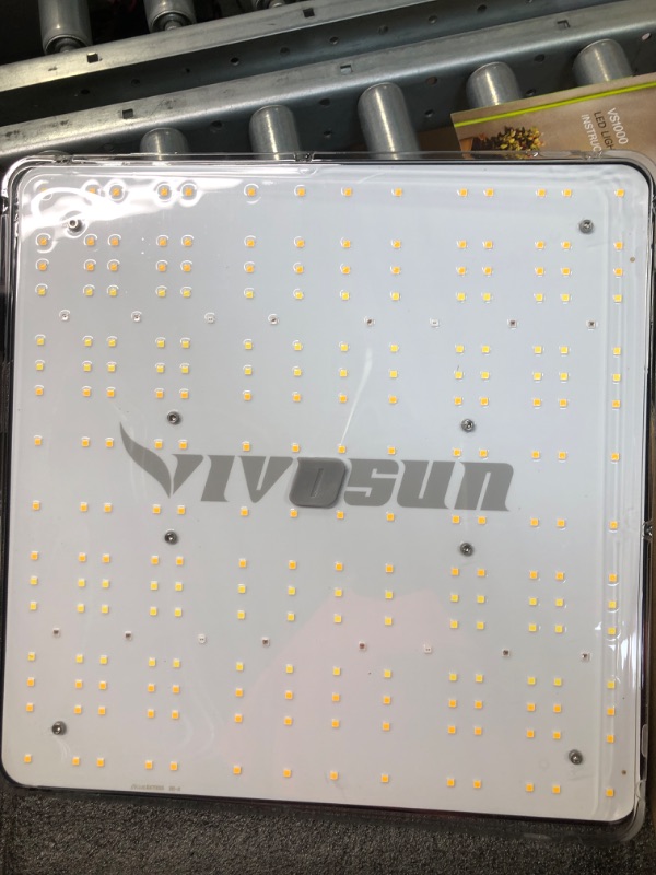 Photo 4 of VIVOSUN VS1000 LED Grow Light with Samsung LM301 Diodes & Sosen Driver Dimmable Lights Sunlike Full Spectrum for Indoor Plants Seedling Veg and Bloom Plant Grow Lamps for 2x2/3x3 Grow Tent