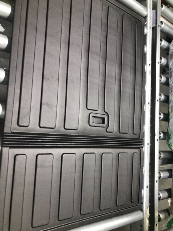 Photo 2 of Car Floor Mats TPE All-Weather Floor Liners & Trunk Mat Set Rear Cargo Liner Interior Accessories for Model Y 2020 2021 2022 2023 3 PCS Set Mats