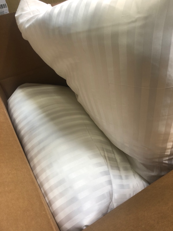 Photo 2 of EIUE Hotel Collection Bed Pillows for Sleeping 2 Pack Queen Size?Pillows for Side and Back Sleepers,Super Soft Down Alternative Microfiber Filled Pillows,20 x 30 Inches