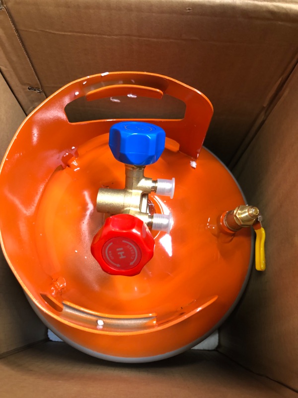Photo 2 of VEVOR Refrigerant Recovery Tank - 30 lb. Capacity Recovery Tank with 2 Pcs ¼ to ½ Adaptor, Reusable Recovery Tank HVAC for All Refrigerant, High-Sealing ac Recovery Tank with Trace Amount of N? 2023 Elite Version 30lb Orange+Gray
