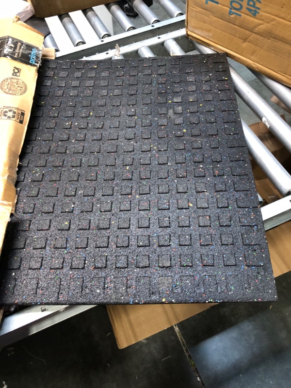 Photo 1 of 2FTX2FT HEAVY DUTY RUBBER MAT