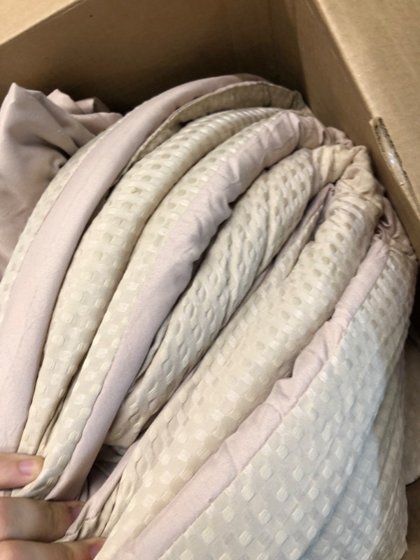 Photo 1 of B2EVER Beige Quilt Queen Size Bedding Sets with Pillow Shams, Lightweight Soft Bedspread Coverlet, Quilted Blanket Thin Comforter Bed Cover for All Season Spring Summer, 3 Pieces, 90x90 inches