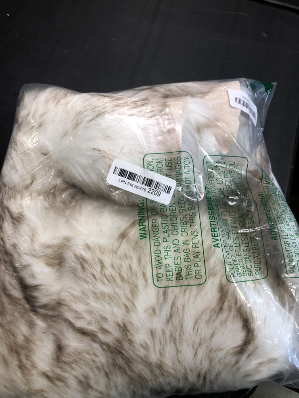 Photo 2 of Ashler HOME DECO Ultra Soft Faux Fox Fur Rug White Brown Fluffy Area Rug, Carpets Fluffy Rug Chair Couch Cover for Bedroom Floor Sofa Living Room 2 x 2.8 ft 2 x 2.8 ft White Brown