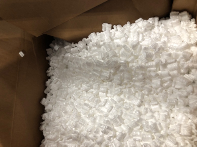 Photo 3 of StarBoxes White Regular Loose Fill Shipping Packing Peanuts S-Shaped 22.5 Gal / 3 Cubic Feet