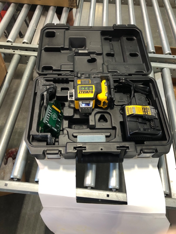 Photo 3 of DEWALT 12V MAX Laser Level, Line Laser, 3 X 360, Green (DW089LG)