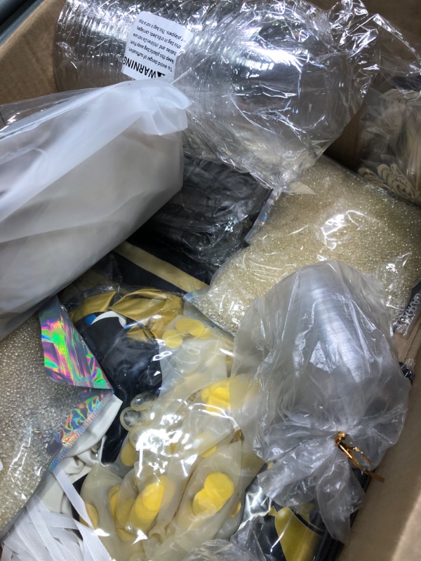 Photo 1 of Assorted party supplies
