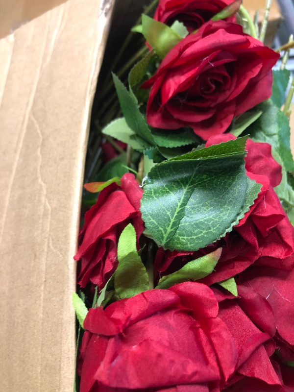 Photo 3 of 100 pack artificial red roses