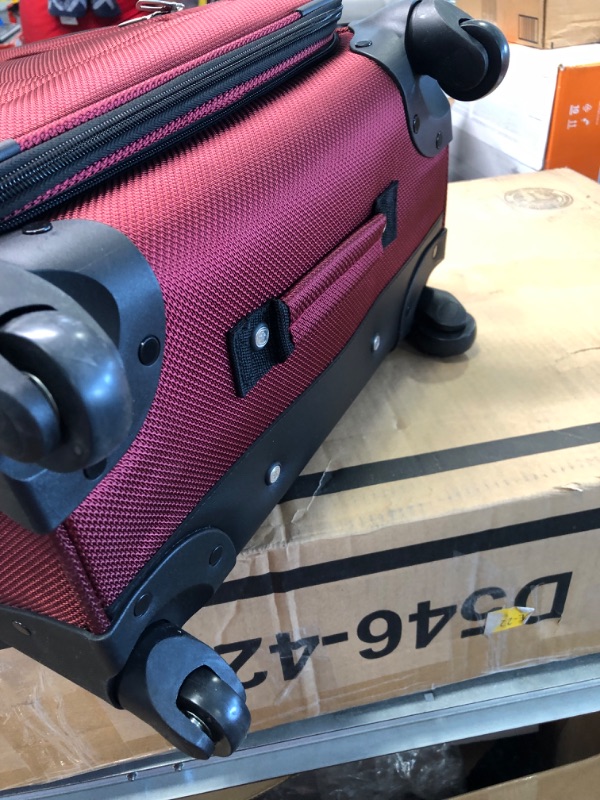 Photo 4 of Swissgear 25 Inch Luggage