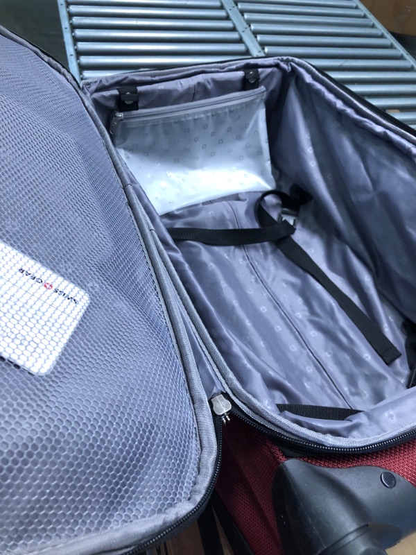 Photo 5 of Swissgear 25 Inch Luggage