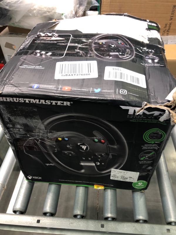 Photo 2 of Thrustmaster TMX Racing Wheel with force feedback and racing pedals (XBOX Series X/S, One, PC)
