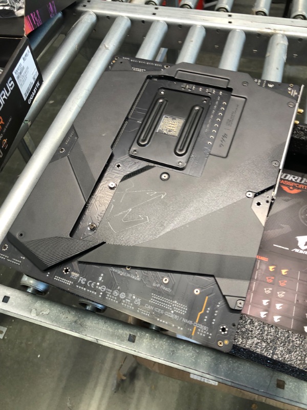 Photo 7 of GIGABYTE X570S AORUS Master (AMD/ X570S/ Ryzen 5000/ ATX/PCIe 4.0/ SATA 20Gb/s/USB 3.2/ Motherboard) X570S AORUS MASTER Bundle X570S