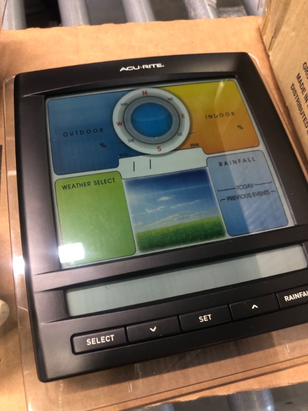 Photo 2 of AcuRite Iris (5-in-1) Indoor/Outdoor Wireless Weather Station for Indoor and Outdoor Temperature and Humidity, Wind Speed and Direction, and Rainfall with Digital Display (01512M)
