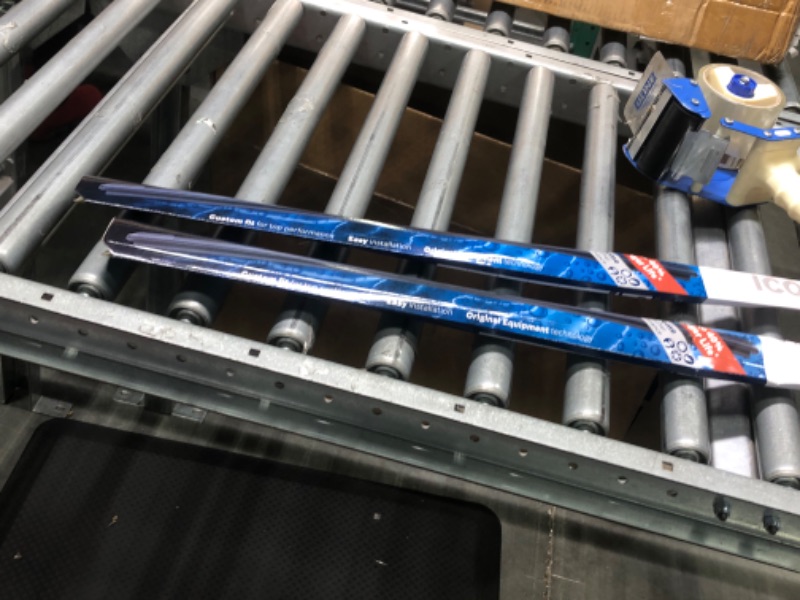 Photo 1 of BOSCH ICON 26A17A Driver & Passenger Side Premium Beam Wiper Blades - Set of 2 Combo Pack (26A & 17A)
