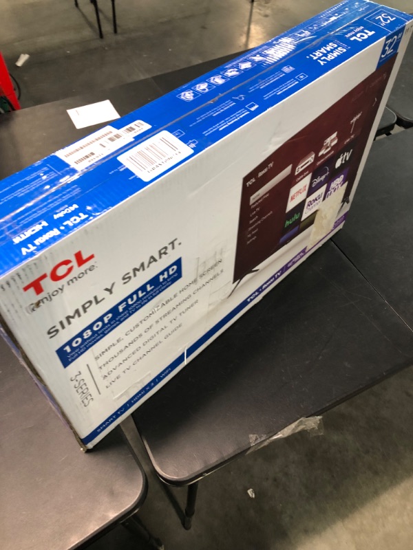 Photo 1 of TCL 32" Class 3-Series Full HD 1080p LED Smart Roku TV - 32S359