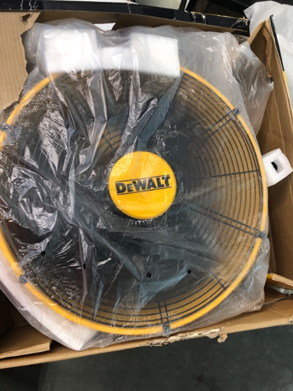 Photo 4 of DEWALT 18" Industrial, Drum, Floor, barn, air Mover, Warehouse Fan, Yellow