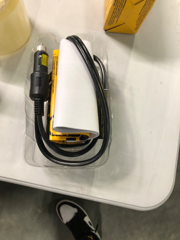 Photo 3 of DeWalt Power Inverter Dxaepi140