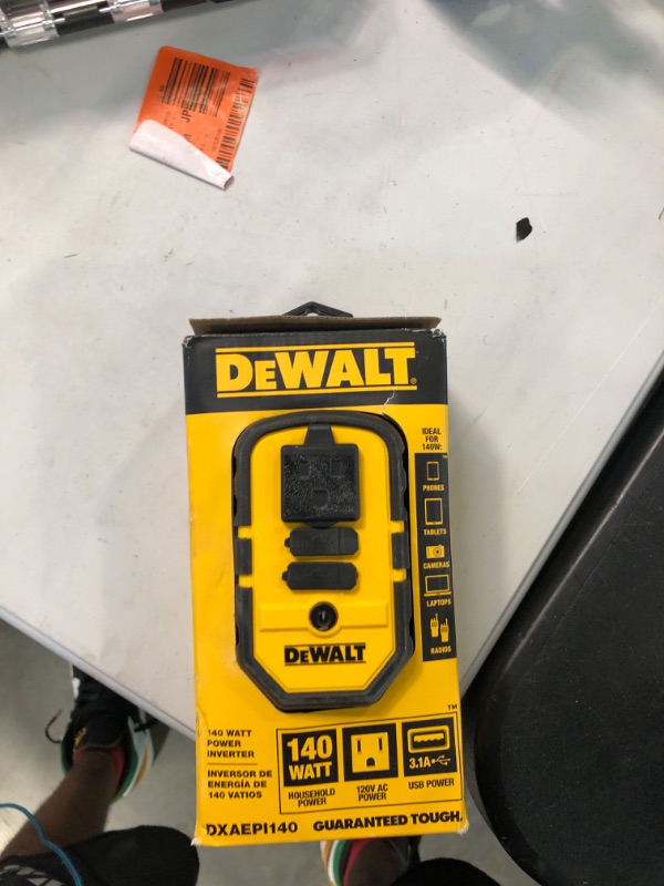 Photo 2 of DeWalt Power Inverter Dxaepi140