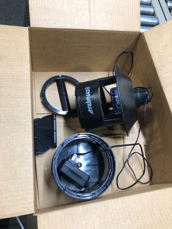 Photo 1 of DynaTrap DT160SR Mosquito & Flying Insect Trap – Kills Mosquitoes, Flies, Wasps, Gnats, & Other Flying Insects – Protects up to 1/4 Acre Black