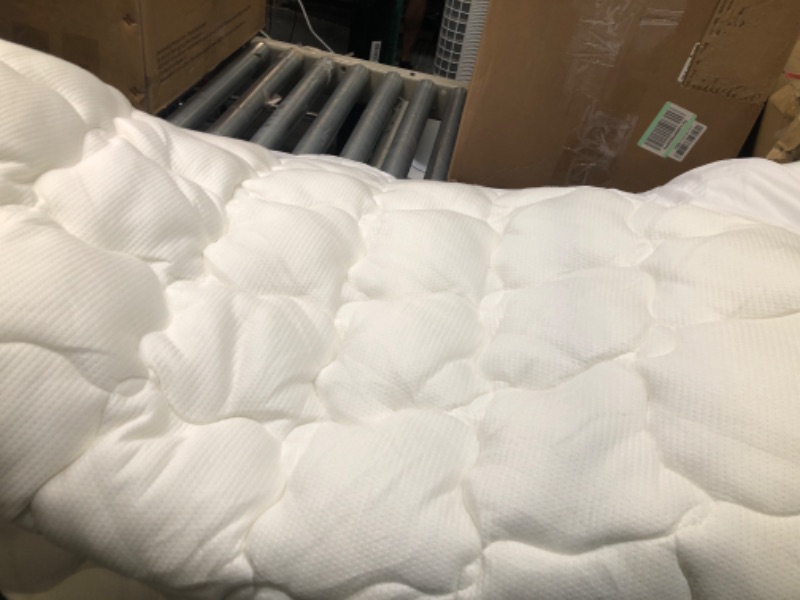 Photo 3 of Bedding Quilted Fitted King Mattress Pad Cooling Breathable Fluffy Soft Mattress Pad Stretches up to 21 Inch Deep, King Size, White, Mattress Topper Mattress Protector White - Curvy Pattern King