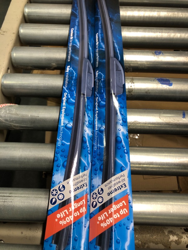 Photo 1 of Bosch ICON Wiper Blades 26A19A (Set of 2) Fits Acura: 18-13 ILX, Chrysler: 17-15 0, Honda: 12-18 Accord, Toyota: 15-10 Toyota Prius +More, Up to 40% Longer Life, Frustration Free Packaging 26A and 19A Frustration Free Combo Wiper Blades