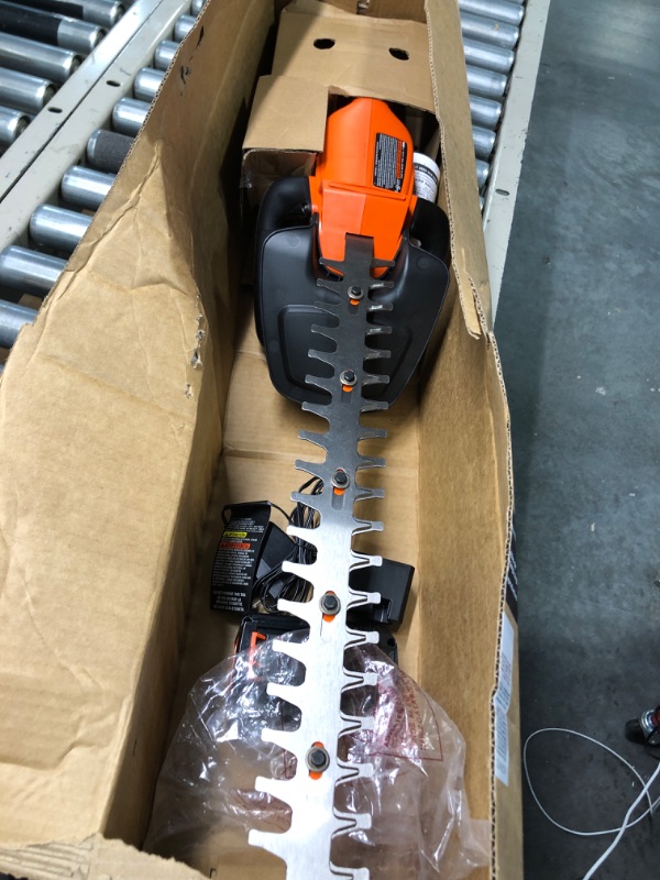 Photo 3 of ***BATTERY DOESNT CHARGE*** BLACK+DECKER 40V MAX* Lithium-Ion 22-Inch Cordless Hedge Trimmer (LHT2240) 40V Hedge Trimmer Kit