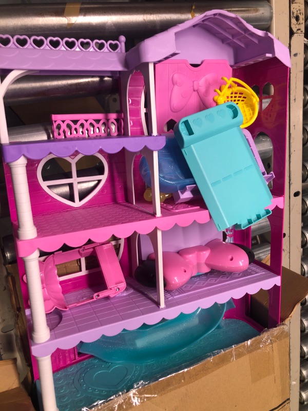 Photo 4 of Minnie Mouse Bow-Tel Hotel, 2-Sided Playset with Lights, Sounds, and Elevator, 20 Pieces, Includes Minnie Mouse, Daisy Duck, and Snowpuff Figures, by Just Play