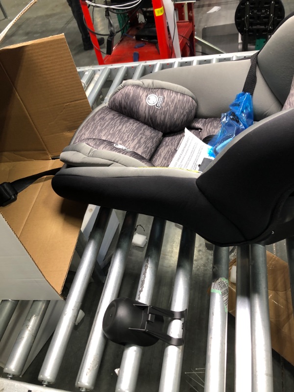 Photo 1 of Cosco Mighty Fit 65 DX Convertible Car Seat (Heather Onyx Gray)