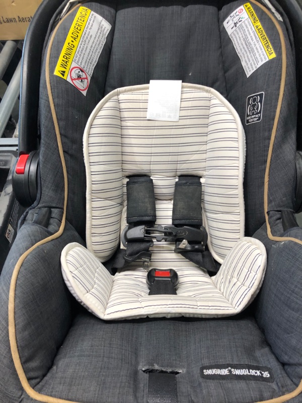 Photo 1 of Graco Snugridelock 35 Elite infant car seat